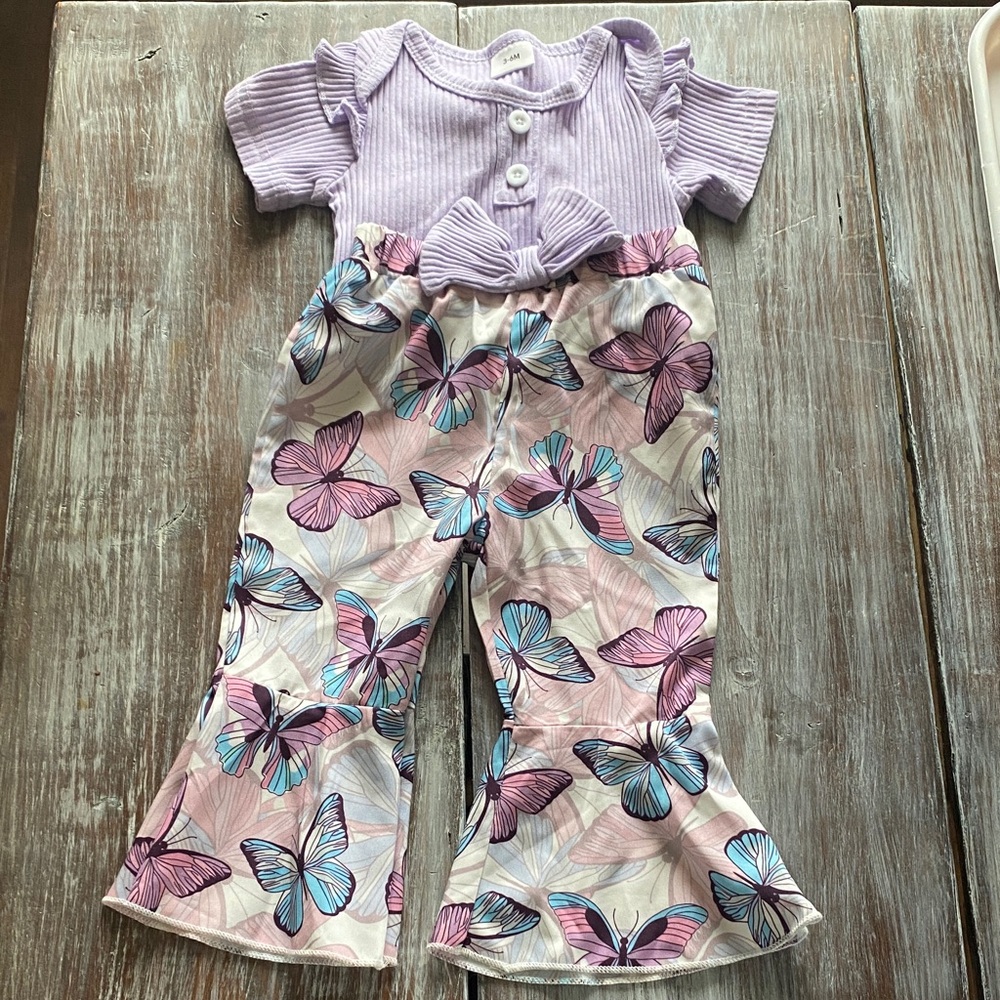 3-6M NEW BOUTIQUE Children's Lavender Onesie & Butterfly Print Bell-Bottoms